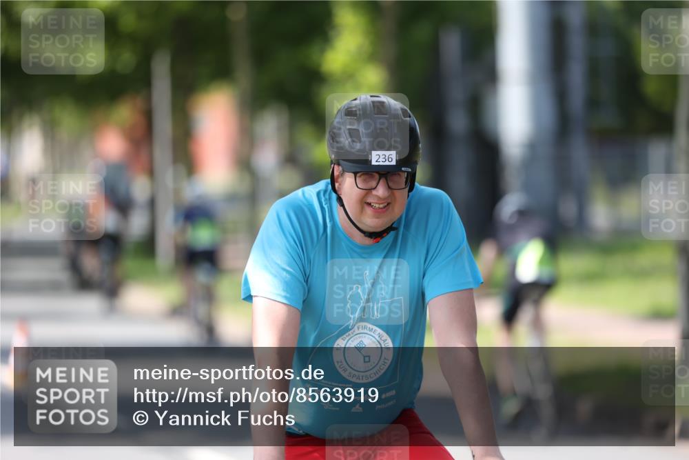 10.08.2025 - GEWOBA Citytriathlon Bremen Yannick Fuchs http://msf.ph/oto/8563919 10.08.2025 14:39:05 Radfahren 100, 130, 236, 354 meine-sportfotos.de