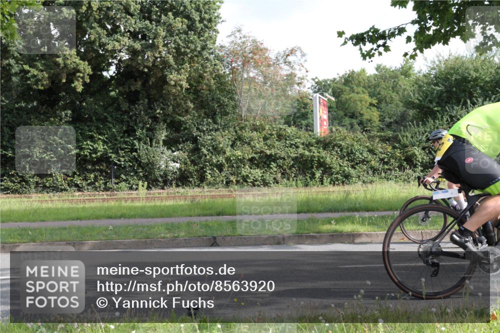 10.08.2025 - GEWOBA Citytriathlon Bremen Yannick Fuchs http://msf.ph/oto/8563920 10.08.2025 10:53:15 Radfahren 29, 225, 350, 358, 379, 380, 382, 404, 448, 502 meine-sportfotos.de