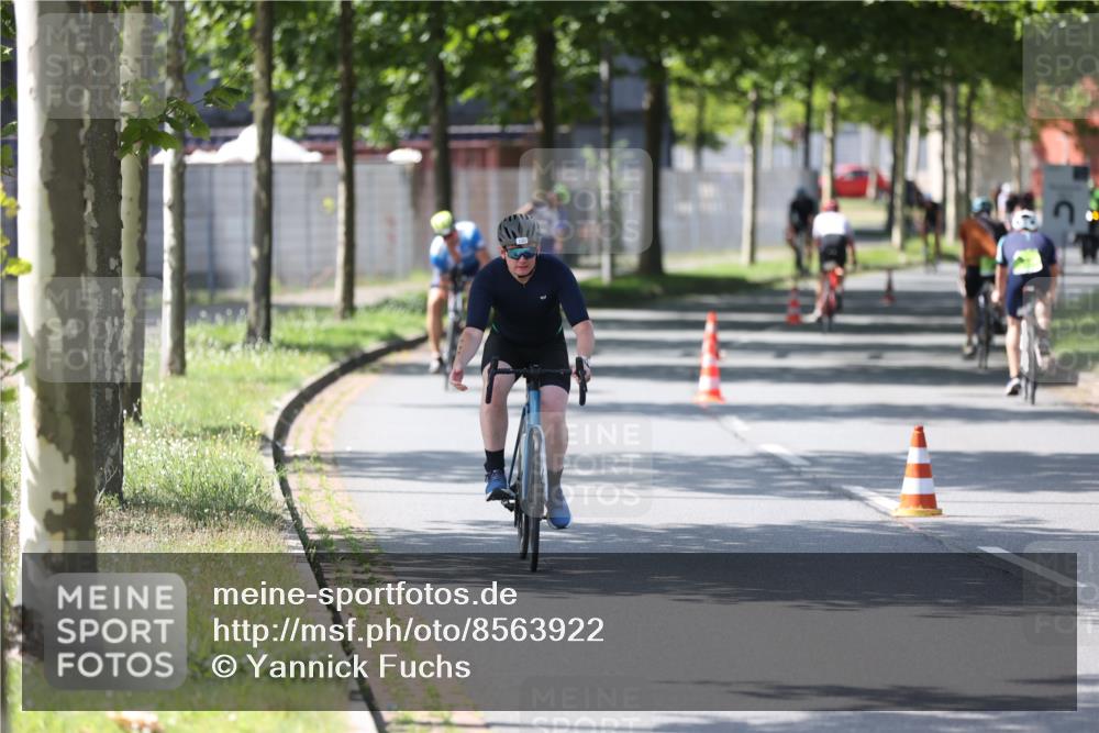 10.08.2025 - GEWOBA Citytriathlon Bremen Yannick Fuchs http://msf.ph/oto/8563922 10.08.2025 14:39:07 Radfahren 100, 130, 236, 354, 427 meine-sportfotos.de