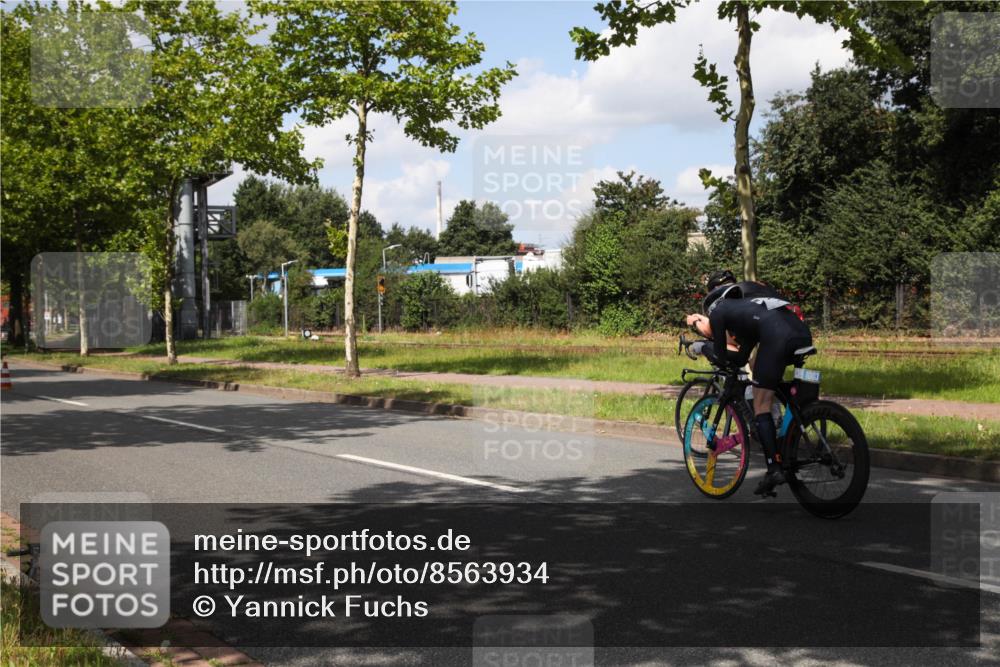 10.08.2025 - GEWOBA Citytriathlon Bremen Yannick Fuchs http://msf.ph/oto/8563934 10.08.2025 12:41:19 Radfahren 568, 609, 660, 665, 705, 730, 755, 830, 849, 862, 934, 1014 meine-sportfotos.de
