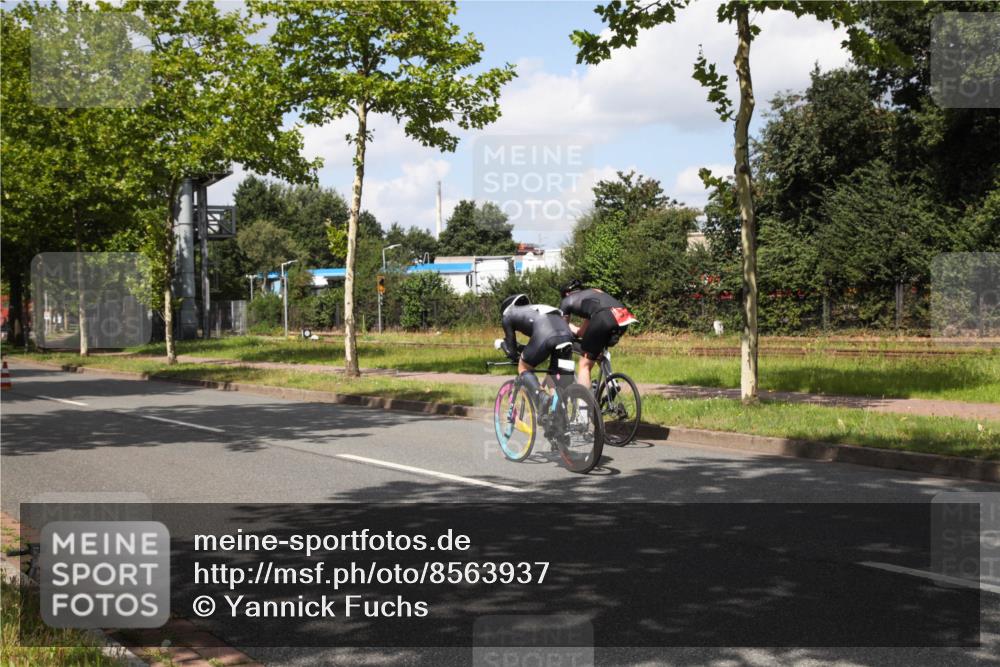 10.08.2025 - GEWOBA Citytriathlon Bremen Yannick Fuchs http://msf.ph/oto/8563937 10.08.2025 12:41:19 Radfahren 568, 609, 660, 665, 705, 730, 755, 830, 849, 862, 934, 1014 meine-sportfotos.de