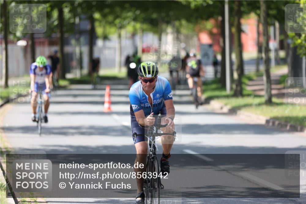 10.08.2025 - GEWOBA Citytriathlon Bremen Yannick Fuchs http://msf.ph/oto/8563942 10.08.2025 14:39:11 Radfahren 18, 100, 130, 174, 236, 283, 427 meine-sportfotos.de