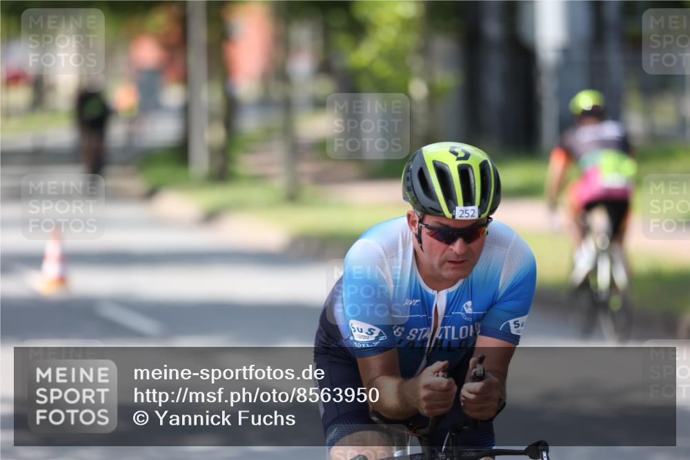 10.08.2025 - GEWOBA Citytriathlon Bremen Yannick Fuchs http://msf.ph/oto/8563950 10.08.2025 14:39:12 Radfahren 18, 100, 130, 174, 236, 283, 427 meine-sportfotos.de
