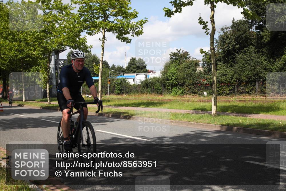 10.08.2025 - GEWOBA Citytriathlon Bremen Yannick Fuchs http://msf.ph/oto/8563951 10.08.2025 12:41:26 Radfahren 609, 619, 705, 730, 755, 830, 849, 862, 934, 1014 meine-sportfotos.de