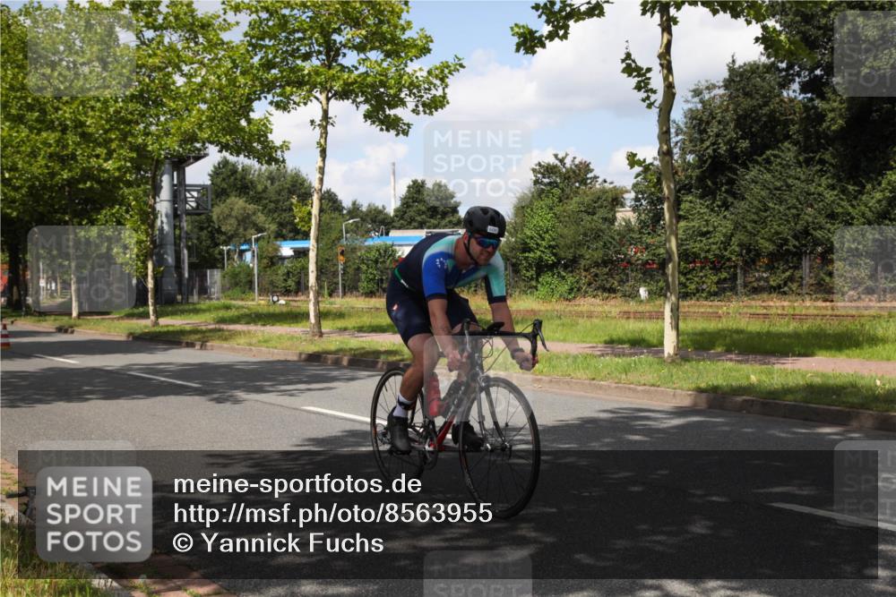 10.08.2025 - GEWOBA Citytriathlon Bremen Yannick Fuchs http://msf.ph/oto/8563955 10.08.2025 12:41:27 Radfahren 609, 619, 705, 730, 755, 830, 849, 862, 934, 1014 meine-sportfotos.de