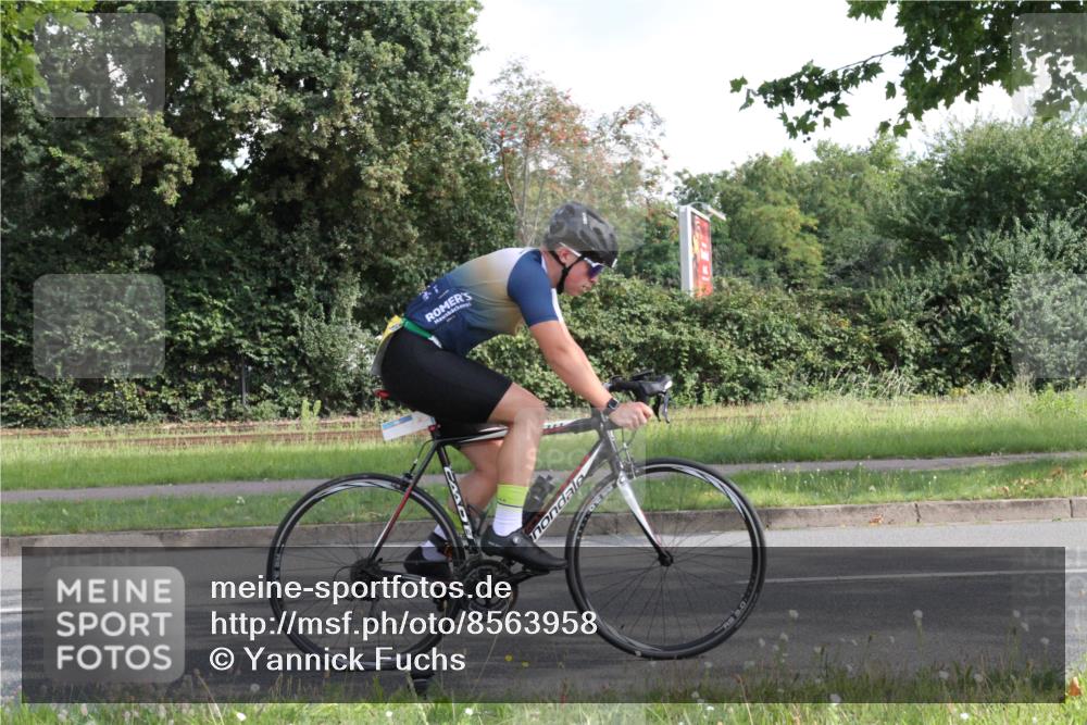 10.08.2025 - GEWOBA Citytriathlon Bremen Yannick Fuchs http://msf.ph/oto/8563958 10.08.2025 10:53:27 Radfahren 29, 83, 225, 350, 404, 502 meine-sportfotos.de