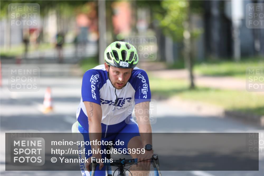 10.08.2025 - GEWOBA Citytriathlon Bremen Yannick Fuchs http://msf.ph/oto/8563959 10.08.2025 14:39:14 Radfahren 18, 100, 130, 174, 281, 283, 427 meine-sportfotos.de