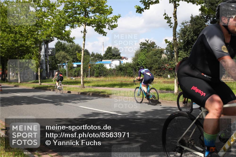 10.08.2025 - GEWOBA Citytriathlon Bremen Yannick Fuchs http://msf.ph/oto/8563971 10.08.2025 12:41:43 Radfahren 614, 619, 623, 663, 923, 926, 983 meine-sportfotos.de
