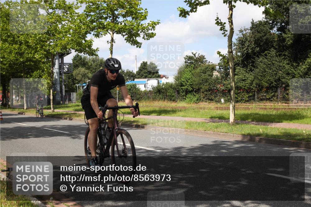 10.08.2025 - GEWOBA Citytriathlon Bremen Yannick Fuchs http://msf.ph/oto/8563973 10.08.2025 12:41:44 Radfahren 614, 619, 623, 663, 923, 926, 983 meine-sportfotos.de