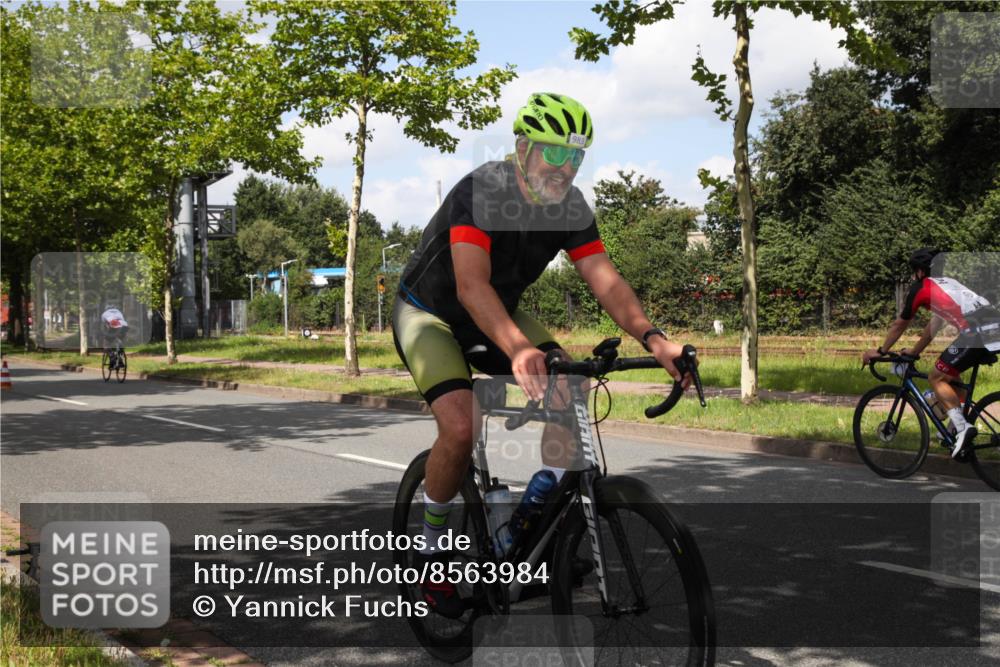 10.08.2025 - GEWOBA Citytriathlon Bremen Yannick Fuchs http://msf.ph/oto/8563984 10.08.2025 12:41:52 Radfahren 614, 623, 663, 923, 926, 983 meine-sportfotos.de