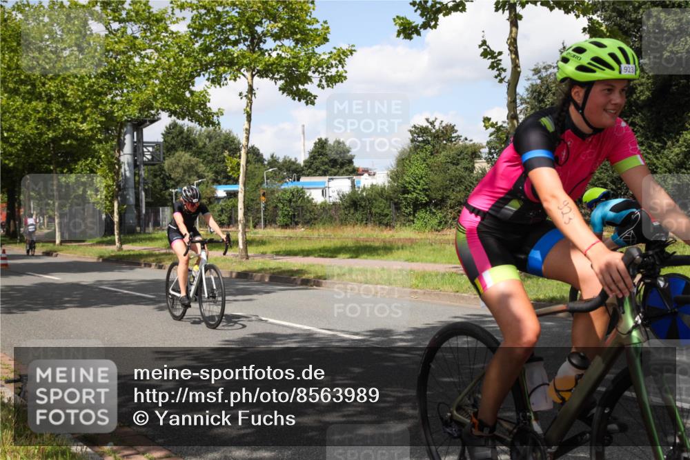 10.08.2025 - GEWOBA Citytriathlon Bremen Yannick Fuchs http://msf.ph/oto/8563989 10.08.2025 12:41:56 Radfahren 614, 623, 923, 926, 983, 1003 meine-sportfotos.de