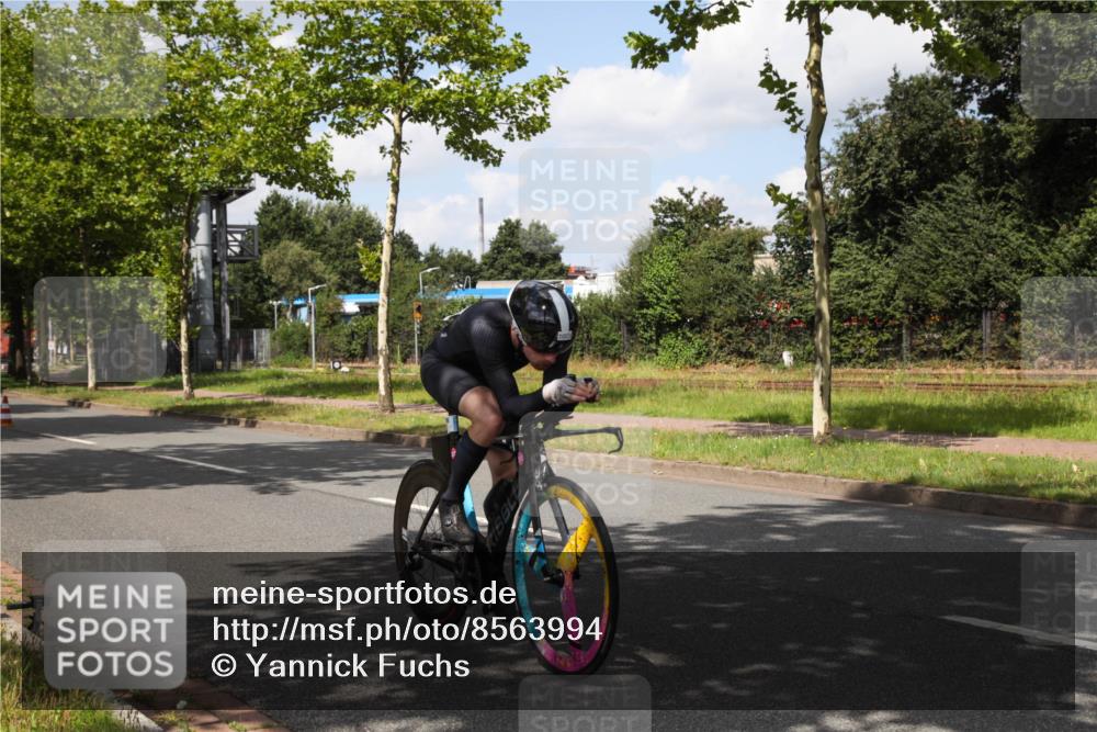 10.08.2025 - GEWOBA Citytriathlon Bremen Yannick Fuchs http://msf.ph/oto/8563994 10.08.2025 12:42:04 Radfahren 698, 923, 926, 1003 meine-sportfotos.de