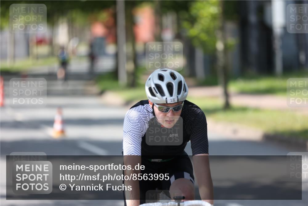 10.08.2025 - GEWOBA Citytriathlon Bremen Yannick Fuchs http://msf.ph/oto/8563995 10.08.2025 14:39:21 Radfahren 18, 84, 94, 101, 126, 130, 174, 281, 283, 427 meine-sportfotos.de