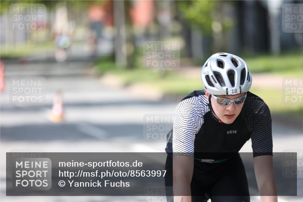 10.08.2025 - GEWOBA Citytriathlon Bremen Yannick Fuchs http://msf.ph/oto/8563997 10.08.2025 14:39:21 Radfahren 18, 84, 94, 101, 126, 130, 174, 281, 283, 427 meine-sportfotos.de