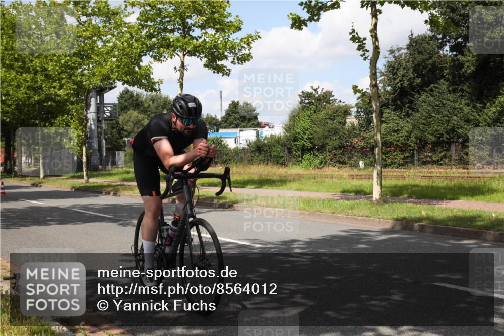10.08.2025 - GEWOBA Citytriathlon Bremen Yannick Fuchs http://msf.ph/oto/8564012 10.08.2025 12:42:13 Radfahren 595, 698, 754, 1003 meine-sportfotos.de