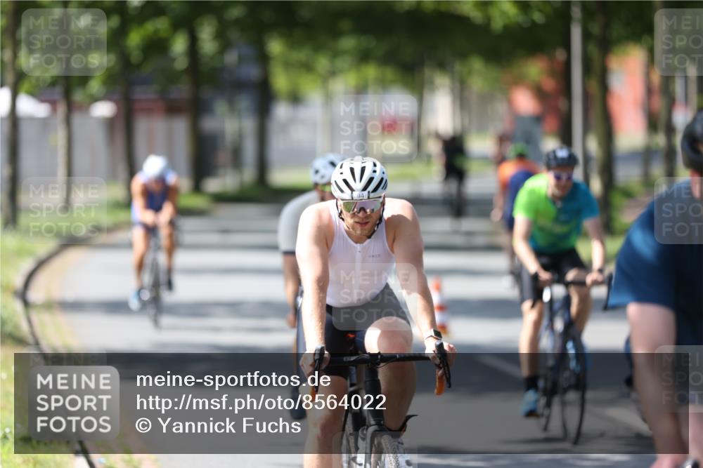 10.08.2025 - GEWOBA Citytriathlon Bremen Yannick Fuchs http://msf.ph/oto/8564022 10.08.2025 14:39:35 Radfahren 84, 90, 94, 101, 126, 174, 215, 281, 283, 334 meine-sportfotos.de