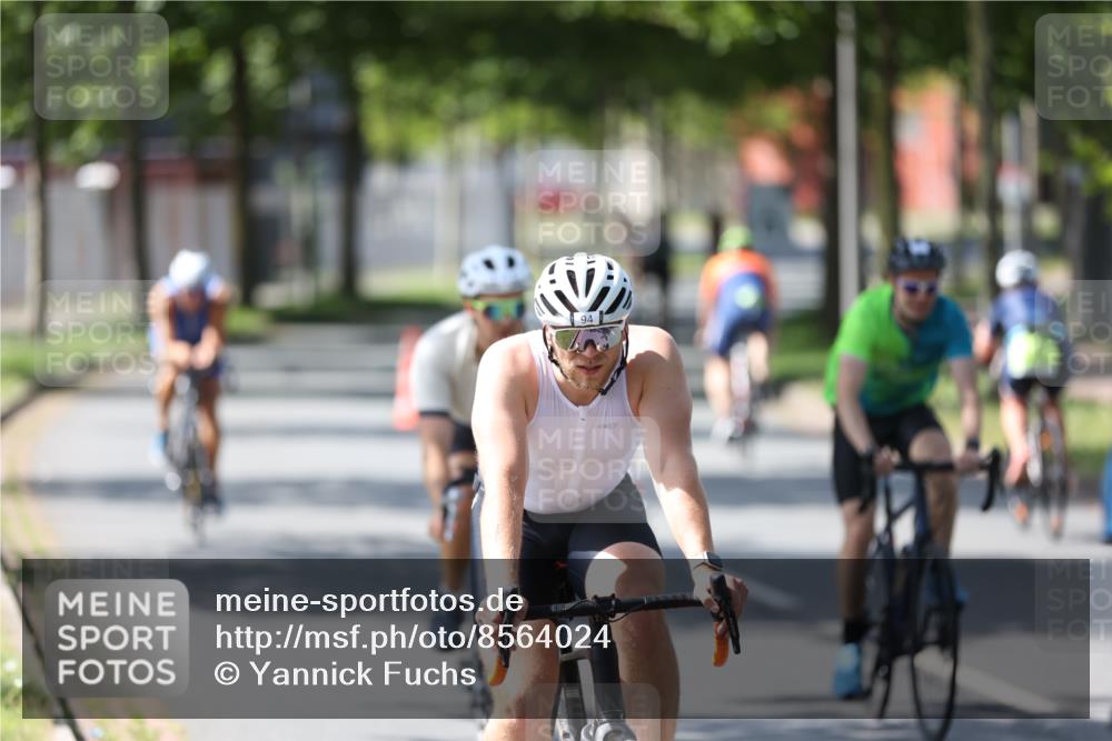 10.08.2025 - GEWOBA Citytriathlon Bremen Yannick Fuchs http://msf.ph/oto/8564024 10.08.2025 14:39:35 Radfahren 84, 90, 94, 101, 126, 174, 215, 281, 283, 334 meine-sportfotos.de