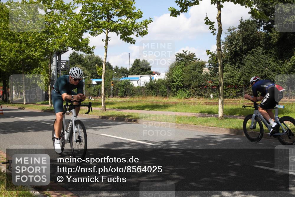 10.08.2025 - GEWOBA Citytriathlon Bremen Yannick Fuchs http://msf.ph/oto/8564025 10.08.2025 12:42:23 Radfahren 595, 611, 613, 698, 754 meine-sportfotos.de