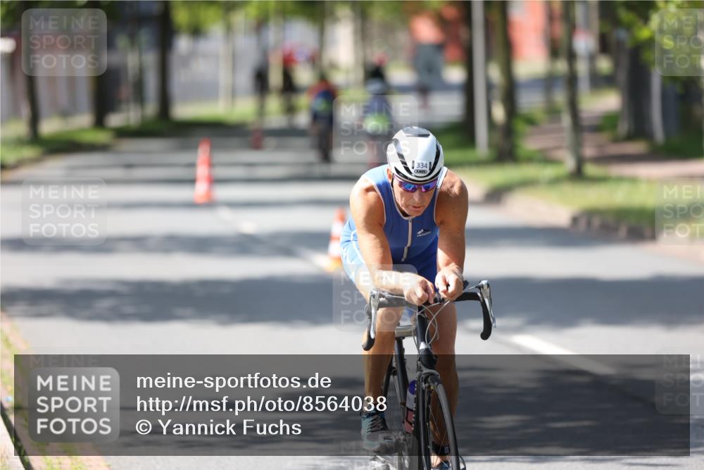 10.08.2025 - GEWOBA Citytriathlon Bremen Yannick Fuchs http://msf.ph/oto/8564038 10.08.2025 14:39:37 Radfahren 80, 84, 90, 94, 101, 124, 126, 215, 281, 334 meine-sportfotos.de