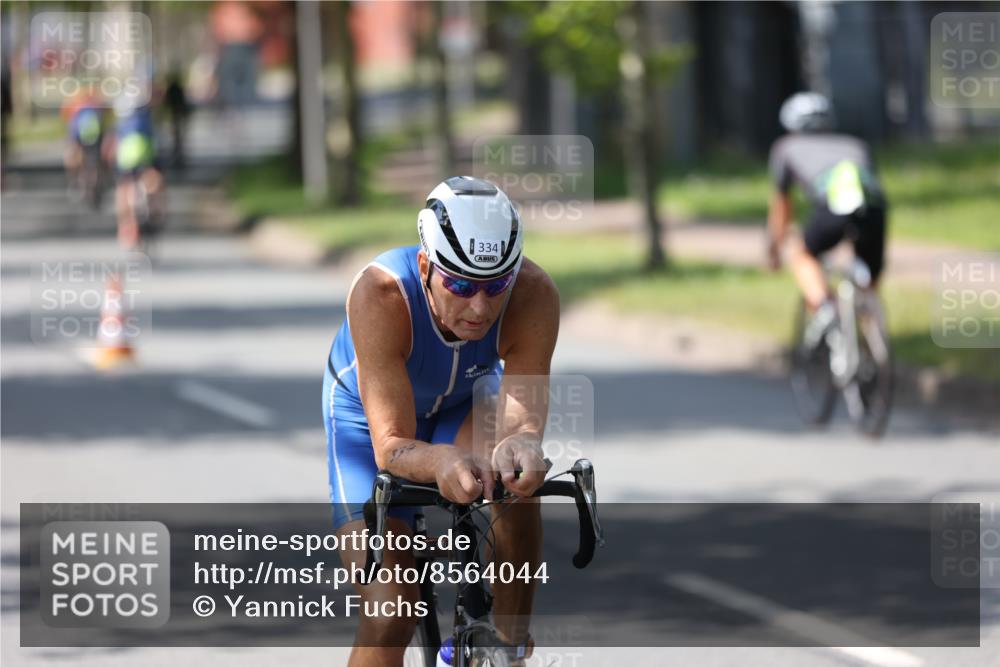10.08.2025 - GEWOBA Citytriathlon Bremen Yannick Fuchs http://msf.ph/oto/8564044 10.08.2025 14:39:37 Radfahren 80, 84, 90, 94, 101, 124, 126, 215, 281, 334 meine-sportfotos.de