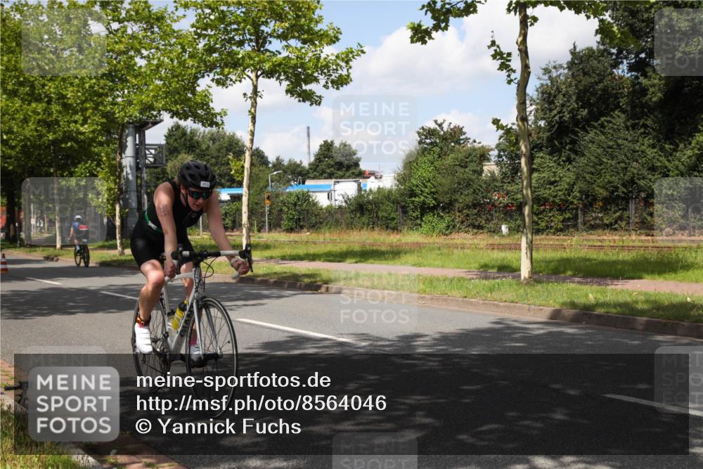 10.08.2025 - GEWOBA Citytriathlon Bremen Yannick Fuchs http://msf.ph/oto/8564046 10.08.2025 12:42:39 Radfahren 611, 613, 850, 909, 944, 953 meine-sportfotos.de