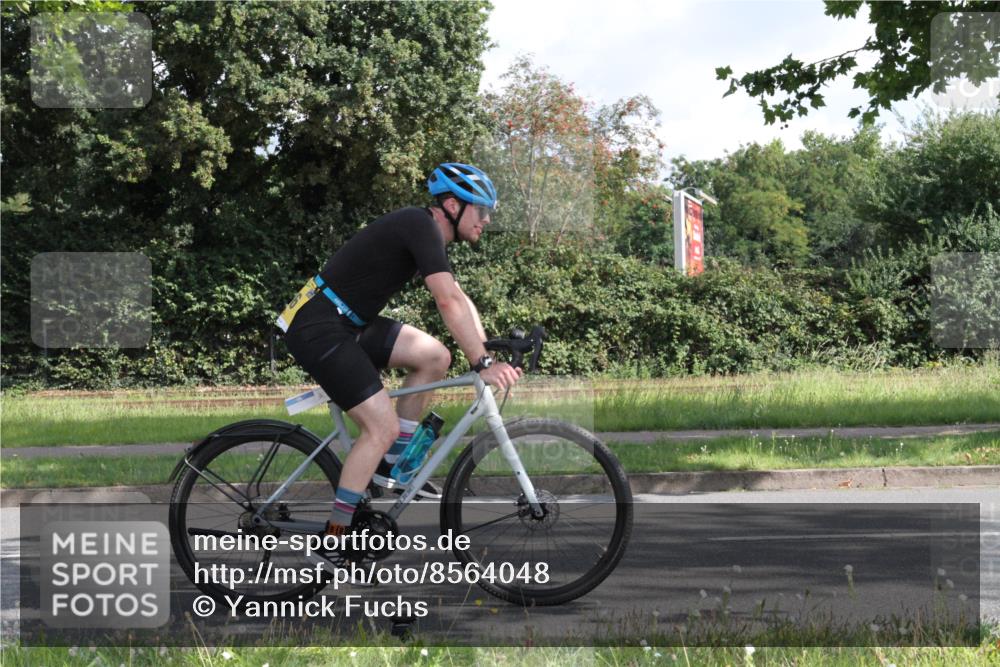 10.08.2025 - GEWOBA Citytriathlon Bremen Yannick Fuchs http://msf.ph/oto/8564048 10.08.2025 10:54:38 Radfahren 75, 85, 123, 153, 356, 456, 492 meine-sportfotos.de