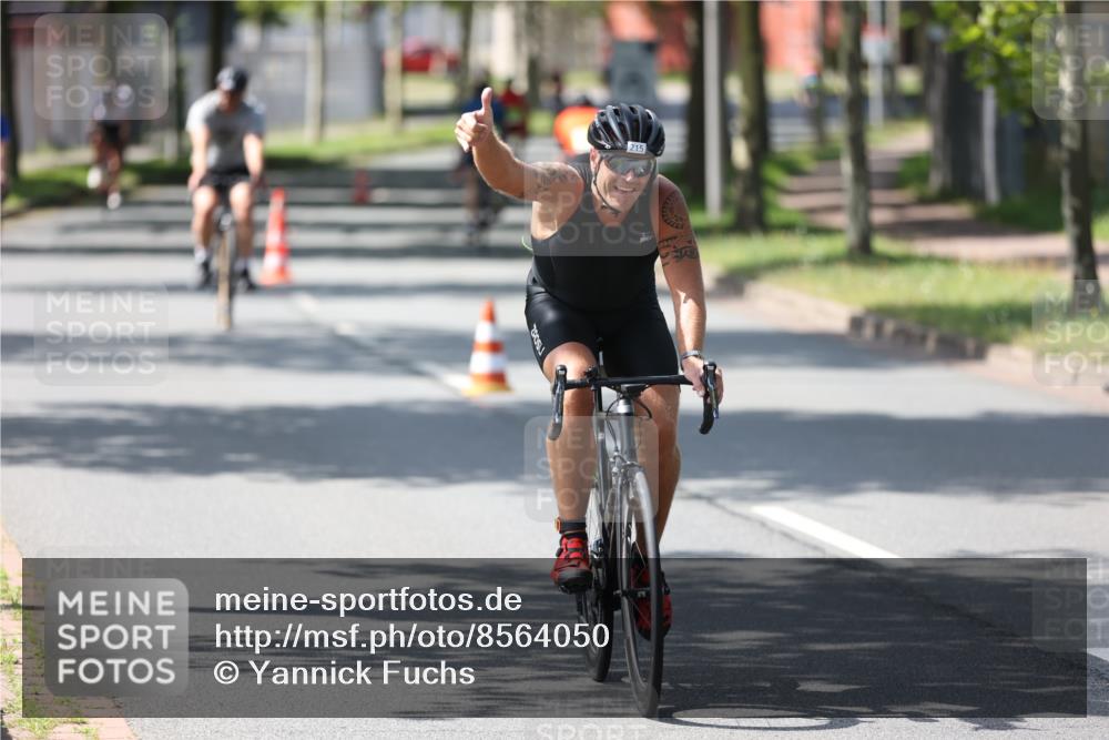10.08.2025 - GEWOBA Citytriathlon Bremen Yannick Fuchs http://msf.ph/oto/8564050 10.08.2025 14:39:46 Radfahren 80, 90, 101, 124, 215, 217, 274, 334 meine-sportfotos.de