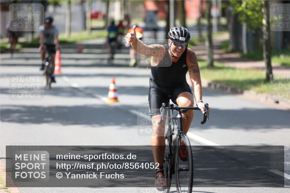 10.08.2025 - GEWOBA Citytriathlon Bremen Yannick Fuchs http://msf.ph/oto/8564052 10.08.2025 14:39:46 Radfahren 80, 90, 101, 124, 215, 217, 274, 334 meine-sportfotos.de