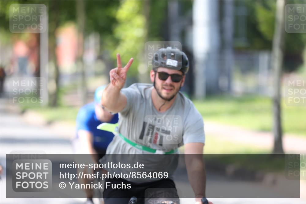 10.08.2025 - GEWOBA Citytriathlon Bremen Yannick Fuchs http://msf.ph/oto/8564069 10.08.2025 14:39:50 Radfahren 52, 69, 80, 90, 124, 139, 215, 217, 274 meine-sportfotos.de