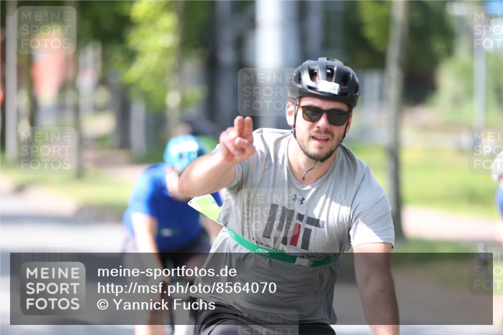 10.08.2025 - GEWOBA Citytriathlon Bremen Yannick Fuchs http://msf.ph/oto/8564070 10.08.2025 14:39:50 Radfahren 52, 69, 80, 90, 124, 139, 215, 217, 274 meine-sportfotos.de