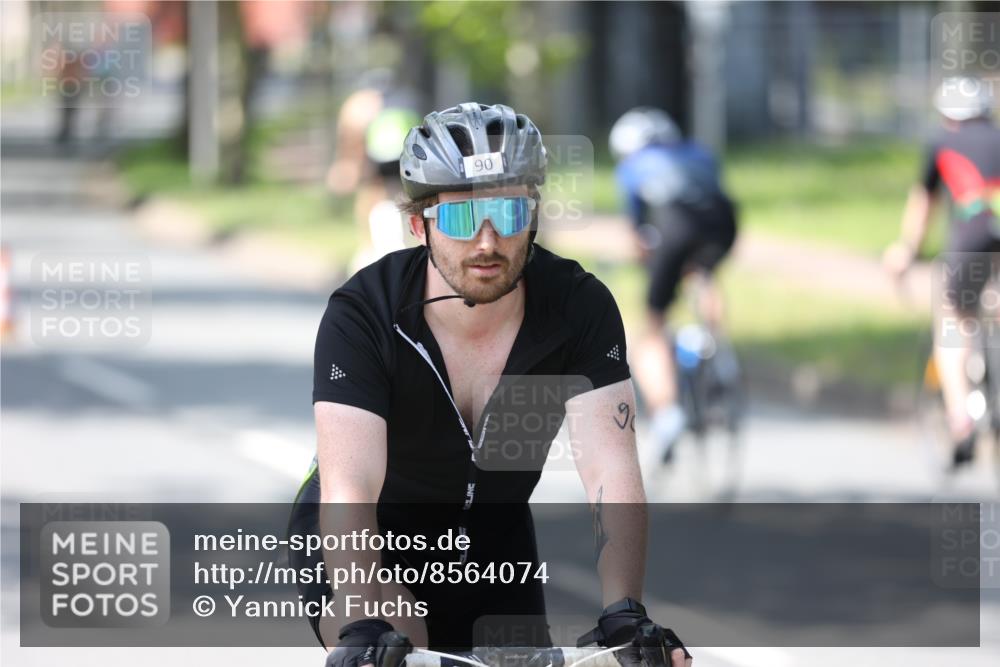 10.08.2025 - GEWOBA Citytriathlon Bremen Yannick Fuchs http://msf.ph/oto/8564074 10.08.2025 14:39:51 Radfahren 52, 69, 80, 90, 124, 139, 215, 217, 274 meine-sportfotos.de