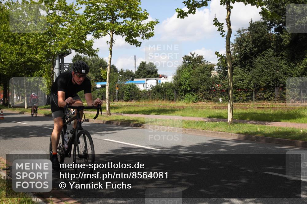 10.08.2025 - GEWOBA Citytriathlon Bremen Yannick Fuchs http://msf.ph/oto/8564081 10.08.2025 12:42:59 Radfahren 628, 644, 677, 684, 710, 846, 850, 871, 889, 909 meine-sportfotos.de
