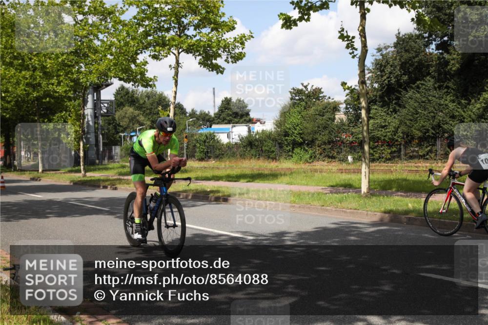 10.08.2025 - GEWOBA Citytriathlon Bremen Yannick Fuchs http://msf.ph/oto/8564088 10.08.2025 12:43:06 Radfahren 612, 628, 644, 677, 684, 710, 846, 871, 889, 945 meine-sportfotos.de