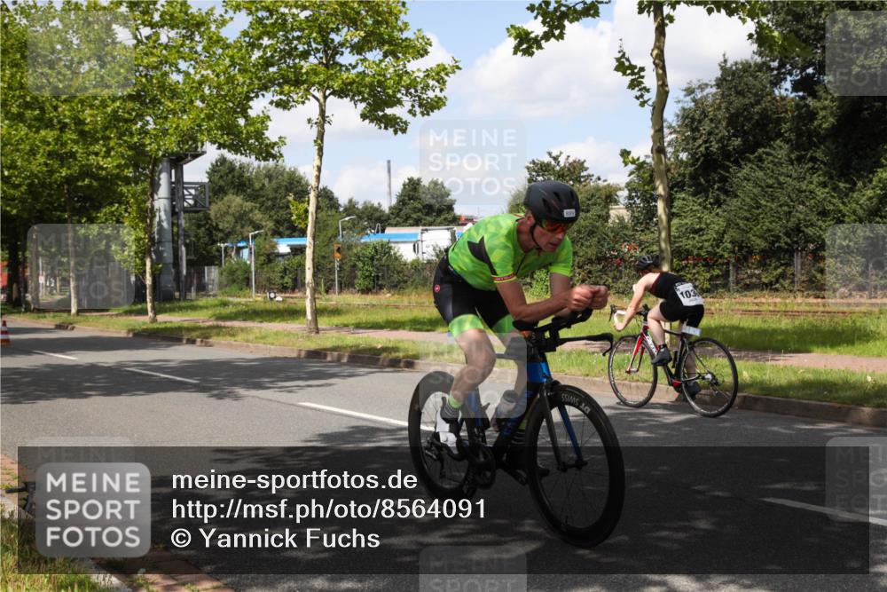 10.08.2025 - GEWOBA Citytriathlon Bremen Yannick Fuchs http://msf.ph/oto/8564091 10.08.2025 12:43:06 Radfahren 612, 628, 644, 677, 684, 710, 846, 871, 889, 945 meine-sportfotos.de