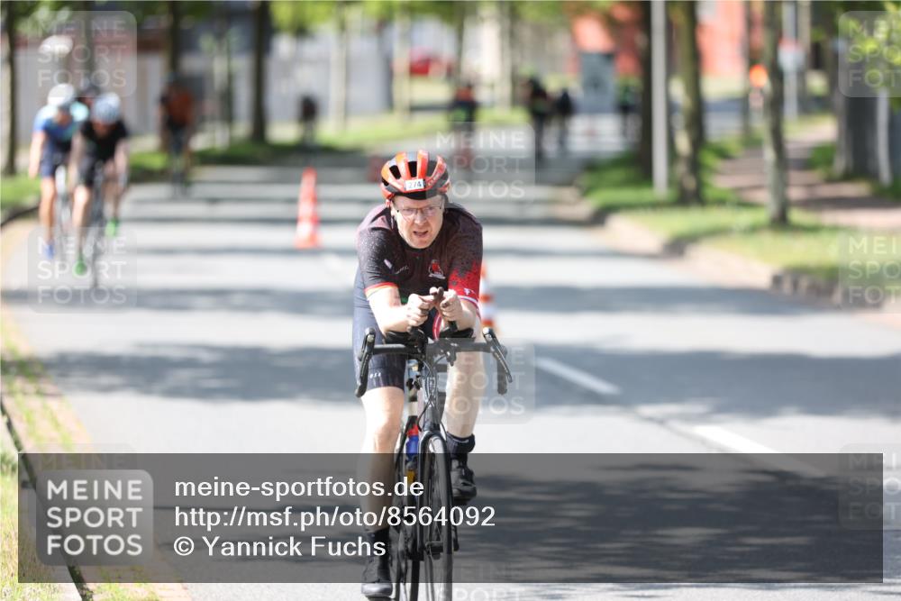 10.08.2025 - GEWOBA Citytriathlon Bremen Yannick Fuchs http://msf.ph/oto/8564092 10.08.2025 14:39:59 Radfahren 52, 59, 69, 80, 124, 139, 215, 217, 225, 274 meine-sportfotos.de