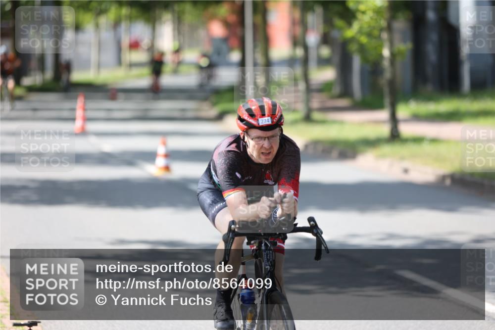 10.08.2025 - GEWOBA Citytriathlon Bremen Yannick Fuchs http://msf.ph/oto/8564099 10.08.2025 14:39:59 Radfahren 52, 59, 69, 80, 124, 139, 215, 217, 225, 274 meine-sportfotos.de