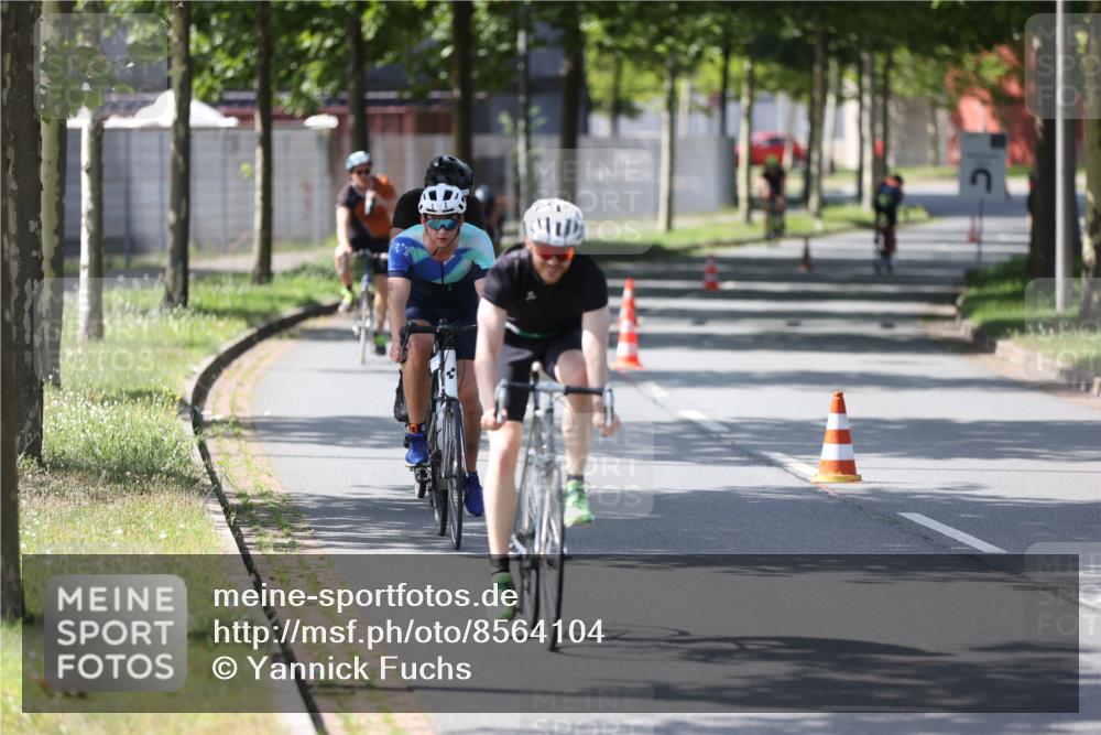 10.08.2025 - GEWOBA Citytriathlon Bremen Yannick Fuchs http://msf.ph/oto/8564104 10.08.2025 14:40:01 Radfahren 52, 59, 69, 80, 124, 139, 217, 225, 274 meine-sportfotos.de