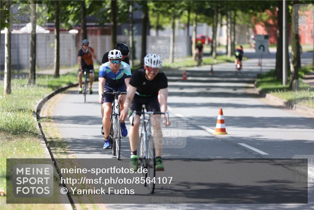 10.08.2025 - GEWOBA Citytriathlon Bremen Yannick Fuchs http://msf.ph/oto/8564107 10.08.2025 14:40:01 Radfahren 52, 59, 69, 80, 124, 139, 217, 225, 274 meine-sportfotos.de