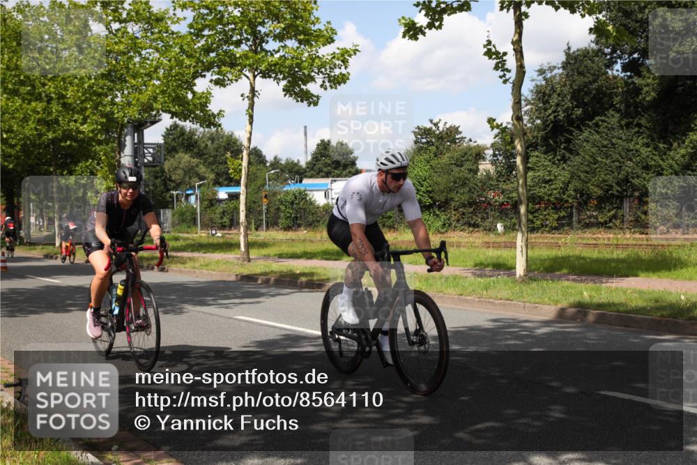 10.08.2025 - GEWOBA Citytriathlon Bremen Yannick Fuchs http://msf.ph/oto/8564110 10.08.2025 12:43:21 Radfahren 612, 646, 677, 885, 945, 964, 1038 meine-sportfotos.de