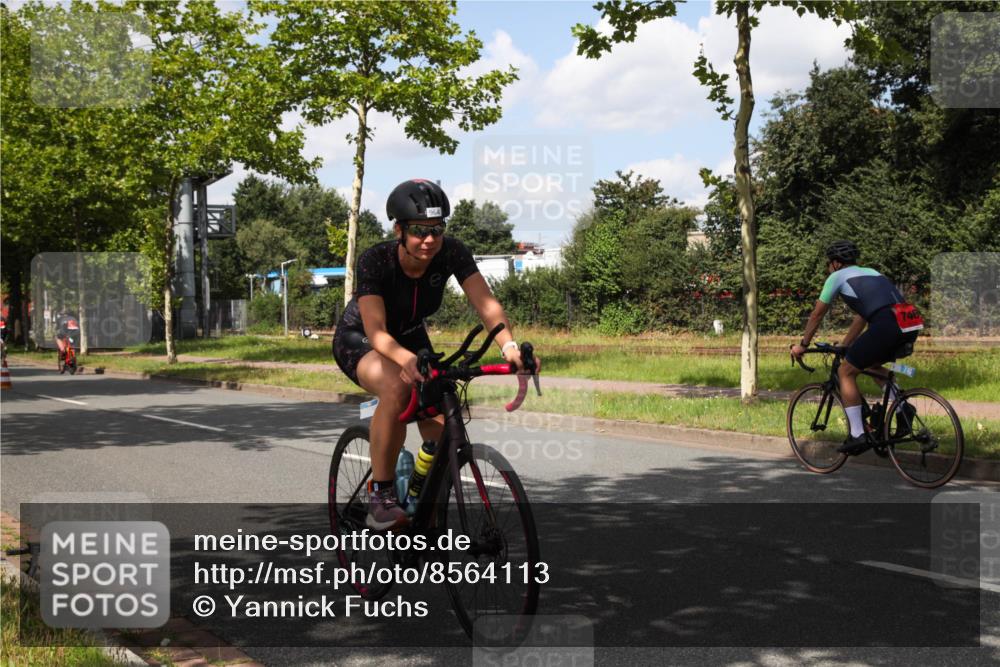 10.08.2025 - GEWOBA Citytriathlon Bremen Yannick Fuchs http://msf.ph/oto/8564113 10.08.2025 12:43:21 Radfahren 612, 646, 677, 885, 945, 964, 1038 meine-sportfotos.de