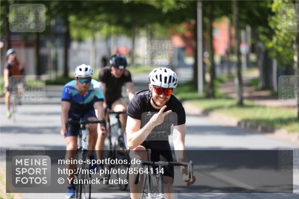 10.08.2025 - GEWOBA Citytriathlon Bremen Yannick Fuchs http://msf.ph/oto/8564114 10.08.2025 14:40:02 Radfahren 52, 59, 69, 124, 139, 217, 225, 274 meine-sportfotos.de