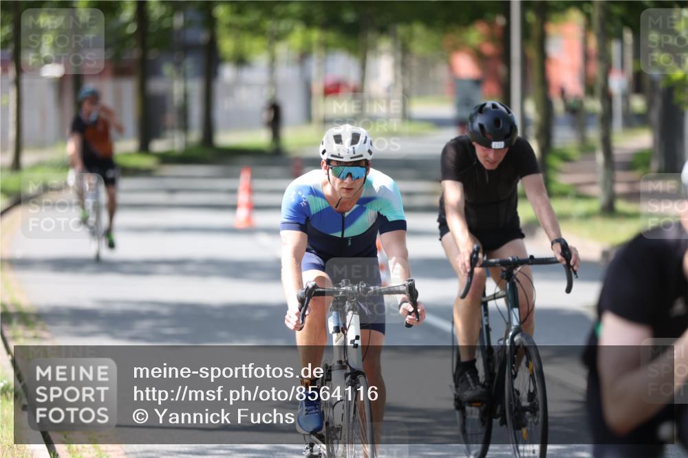 10.08.2025 - GEWOBA Citytriathlon Bremen Yannick Fuchs http://msf.ph/oto/8564116 10.08.2025 14:40:02 Radfahren 52, 59, 69, 124, 139, 217, 225, 274 meine-sportfotos.de