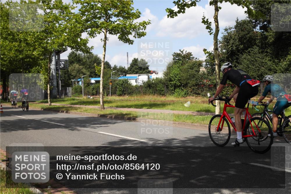 10.08.2025 - GEWOBA Citytriathlon Bremen Yannick Fuchs http://msf.ph/oto/8564120 10.08.2025 12:43:25 Radfahren 612, 646, 835, 885, 945, 955, 964, 1038 meine-sportfotos.de