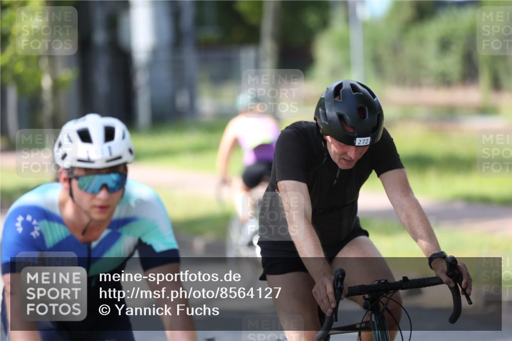 10.08.2025 - GEWOBA Citytriathlon Bremen Yannick Fuchs http://msf.ph/oto/8564127 10.08.2025 14:40:03 Radfahren 52, 59, 69, 139, 217, 225, 274 meine-sportfotos.de