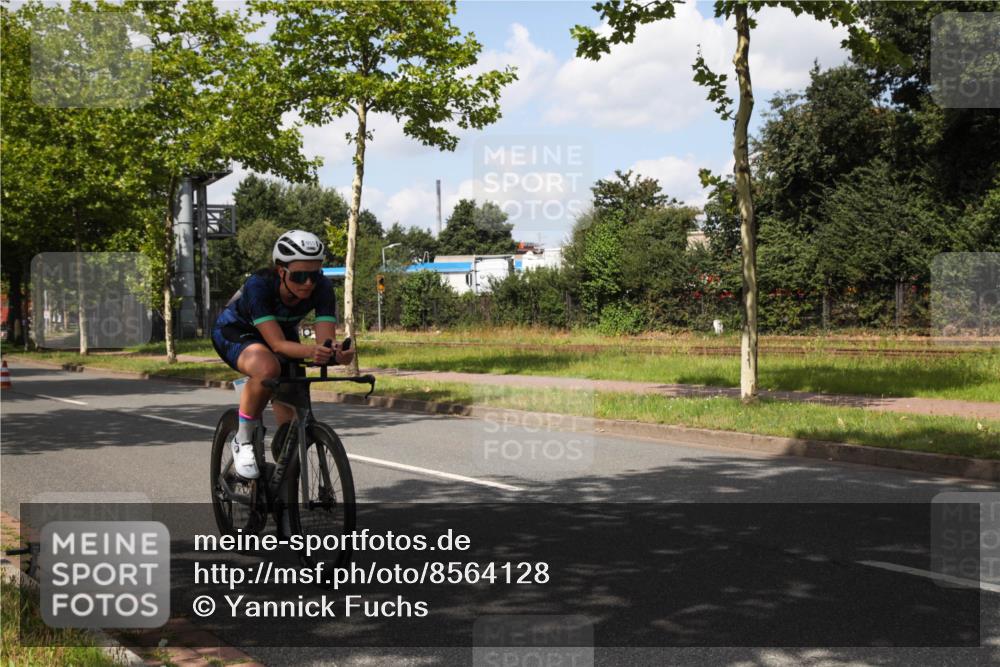 10.08.2025 - GEWOBA Citytriathlon Bremen Yannick Fuchs http://msf.ph/oto/8564128 10.08.2025 12:43:36 Radfahren 646, 835, 837, 842, 907, 925, 955, 1012, 1038 meine-sportfotos.de
