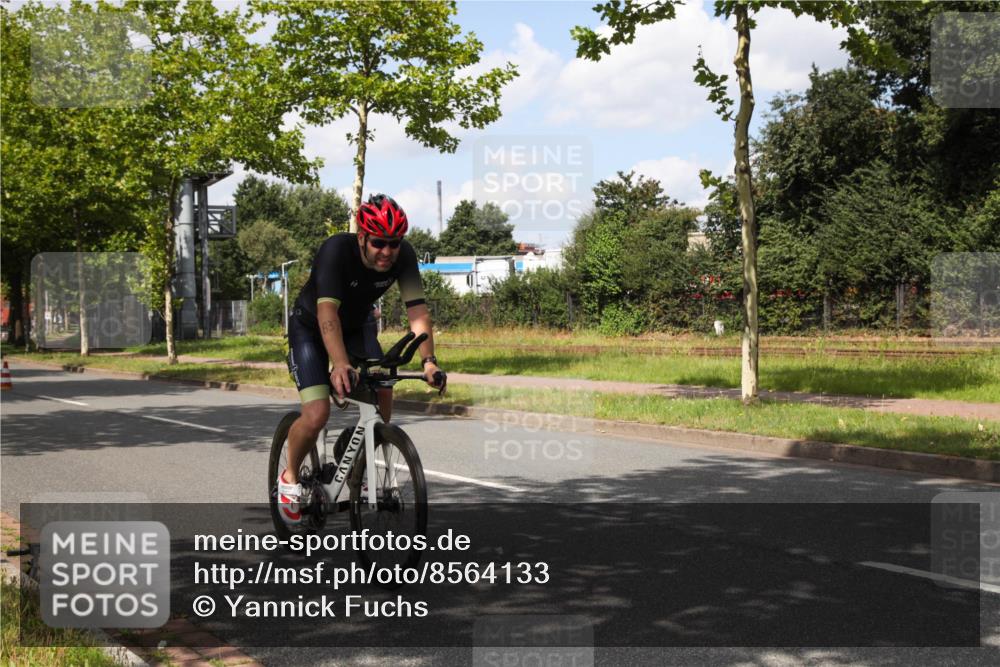 10.08.2025 - GEWOBA Citytriathlon Bremen Yannick Fuchs http://msf.ph/oto/8564133 10.08.2025 12:43:39 Radfahren 835, 837, 842, 907, 925, 955, 1012 meine-sportfotos.de