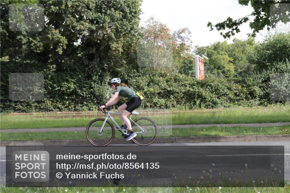 10.08.2025 - GEWOBA Citytriathlon Bremen Yannick Fuchs http://msf.ph/oto/8564135 10.08.2025 10:55:11 Radfahren 19, 33, 163, 211, 219, 397, 418 meine-sportfotos.de