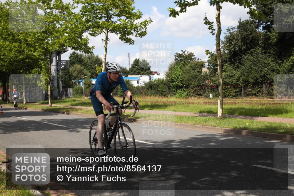 10.08.2025 - GEWOBA Citytriathlon Bremen Yannick Fuchs http://msf.ph/oto/8564137 10.08.2025 12:43:41 Radfahren 835, 837, 842, 907, 925, 955, 1012 meine-sportfotos.de