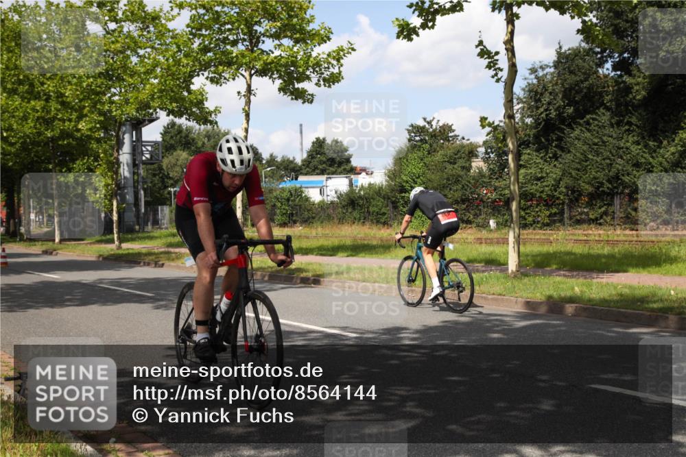 10.08.2025 - GEWOBA Citytriathlon Bremen Yannick Fuchs http://msf.ph/oto/8564144 10.08.2025 12:43:44 Radfahren 608, 835, 837, 842, 907, 925, 954, 955, 1012 meine-sportfotos.de