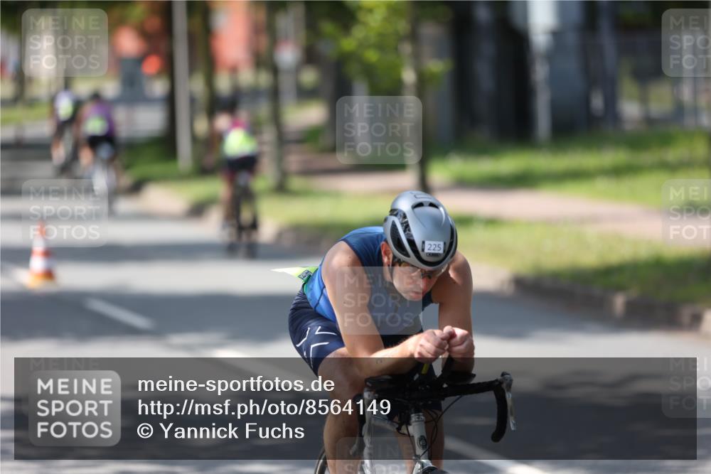 10.08.2025 - GEWOBA Citytriathlon Bremen Yannick Fuchs http://msf.ph/oto/8564149 10.08.2025 14:40:07 Radfahren 52, 59, 69, 139, 225, 274 meine-sportfotos.de